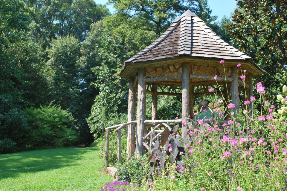 Londontown Gazebo 8-10 022